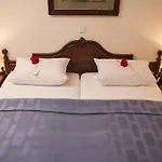 Burg Boetzelaer 4*
