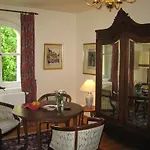 Burg Boetzelaer Hotel