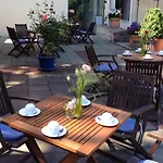 Hotel Burg Boetzelaer Kalkar