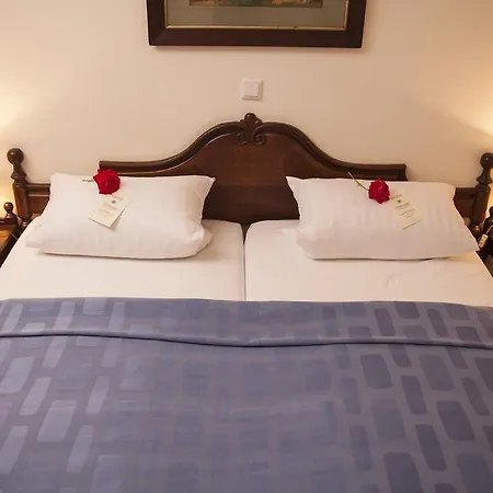 Burg Boetzelaer 4*