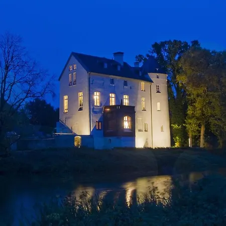 Burg Boetzelaer Hotel