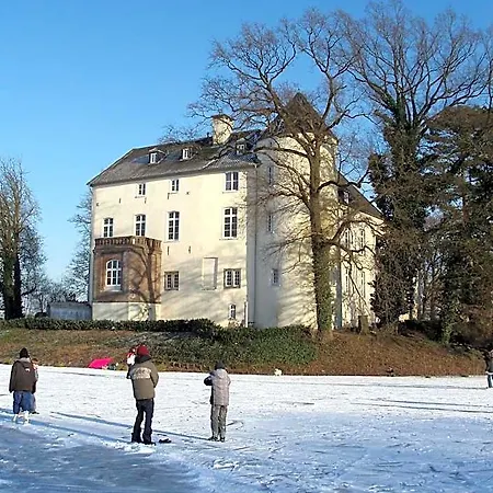 Burg Boetzelaer 4*