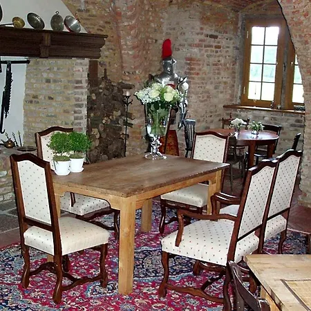 Burg Boetzelaer 4*