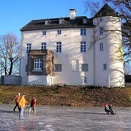 Hotel Burg Boetzelaer 4*