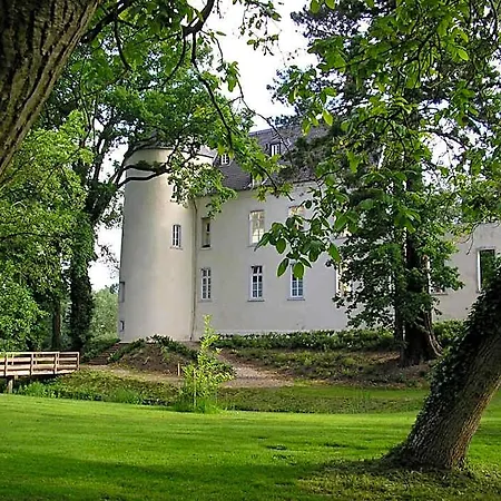 Burg Boetzelaer 4*