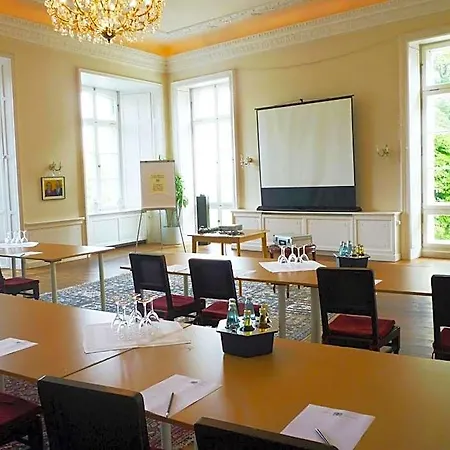 Burg Boetzelaer Hotel 4*